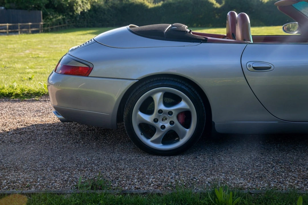 2000 Porsche 996 Carrera 4 - Image 27 of 30