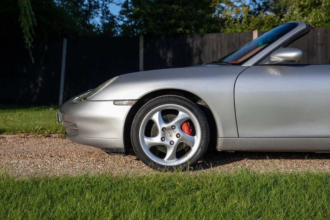 2000 Porsche 996 Carrera 4 - Image 10 of 30