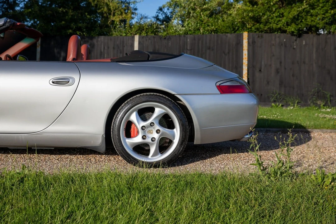 2000 Porsche 996 Carrera 4 - Image 26 of 30