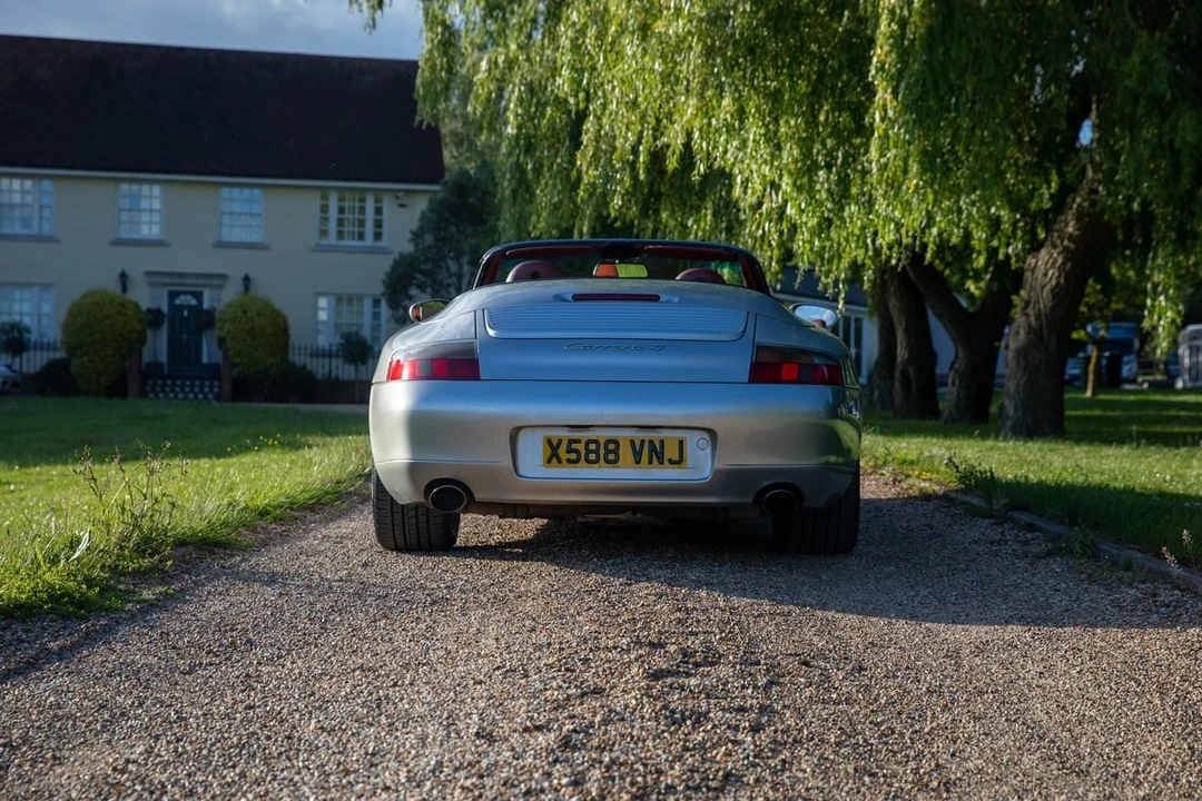 2000 Porsche 996 Carrera 4 - Image 25 of 30