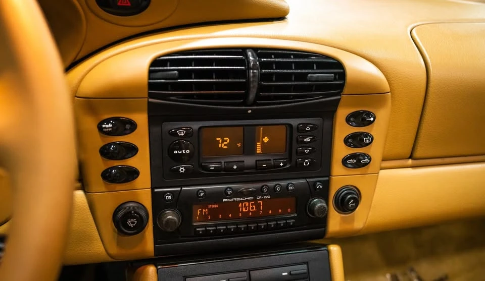 2000 Porsche 996 Carrera 4 - Image 13 of 18