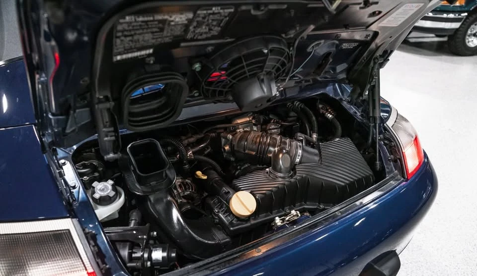 2000 Porsche 996 Carrera 4 - Image 10 of 18