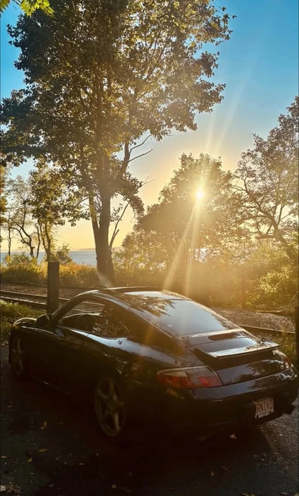2000 Porsche 996 Carrera 4 - Image 2 of 6