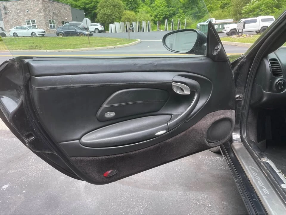 2000 Porsche 996 Carrera 4 - Image 3 of 13