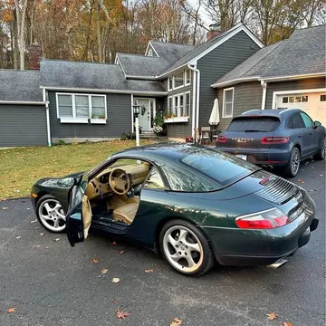2000 Porsche 911 Carrera 4 Cabriolet