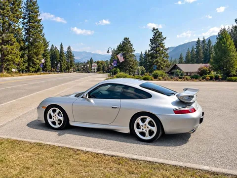 2000 Porsche 911 Carrera 4