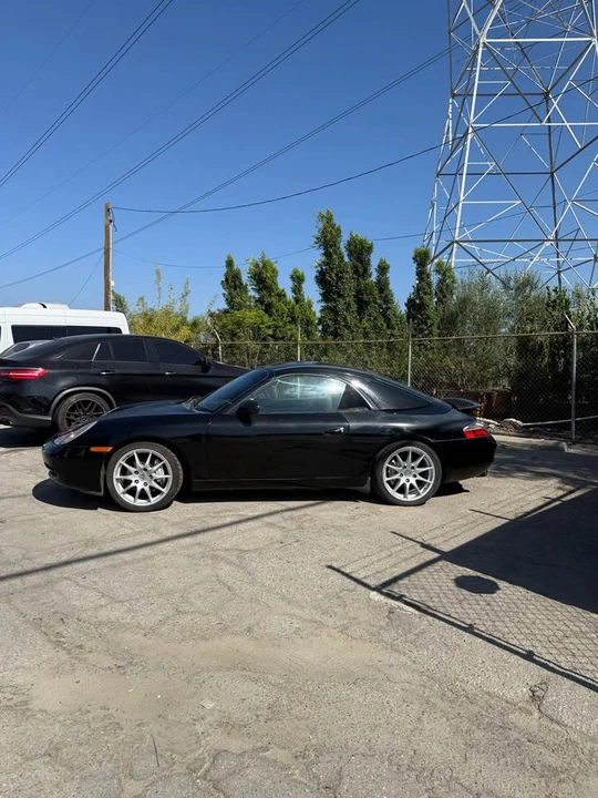 2000 Porsche 996 Carrera 4 - Image 3 of 12