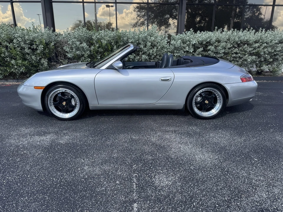 2000 Porsche 996 Carrera 4 - Image 12 of 31