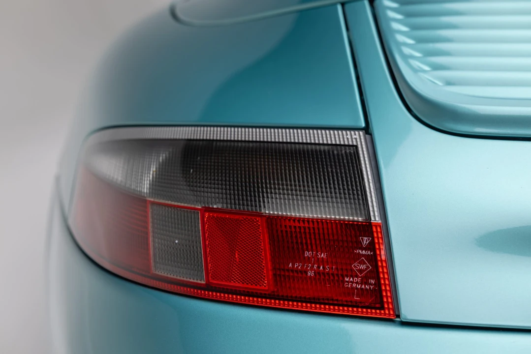 2000 Porsche 996 Carrera 4 - Image 29 of 31