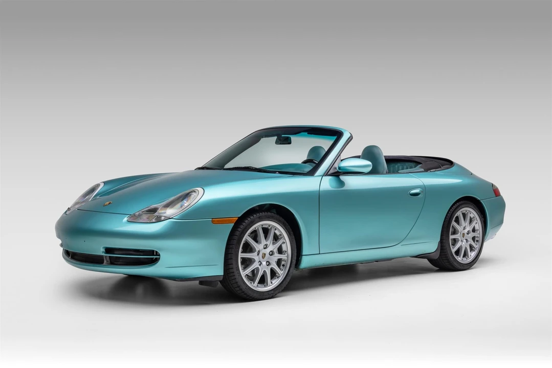 2000 Porsche 996 Carrera 4 - Image 2 of 31