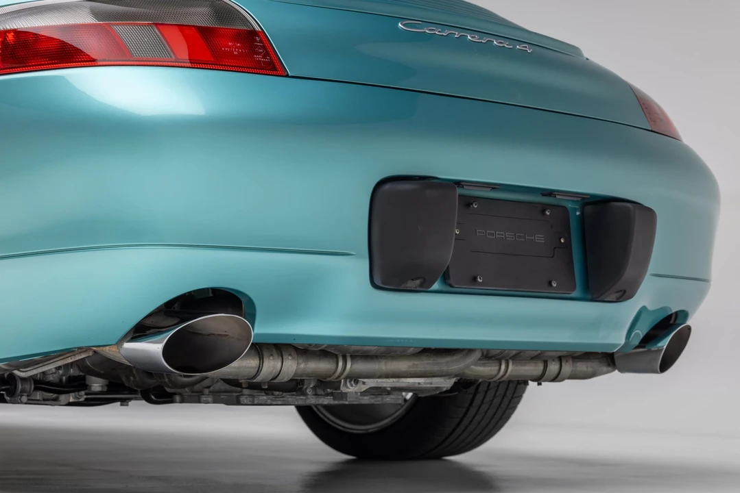 2000 Porsche 996 Carrera 4 - Image 25 of 31