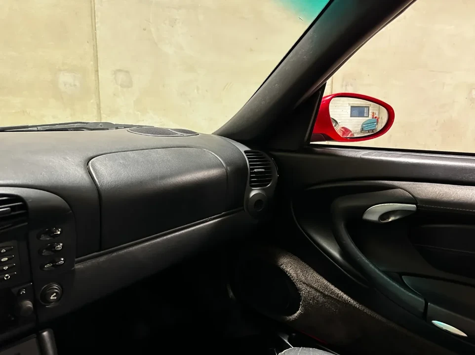 2000 Porsche 996 Carrera 4 - Image 26 of 30
