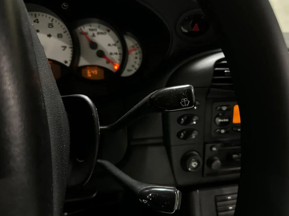 2000 Porsche 996 Carrera 4 - Image 22 of 30