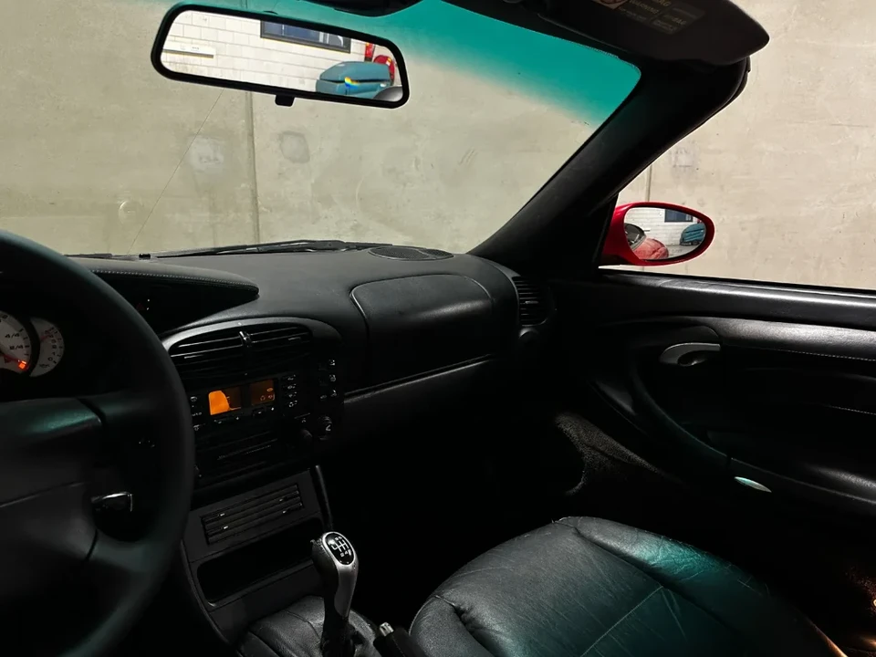 2000 Porsche 996 Carrera 4 - Image 18 of 30