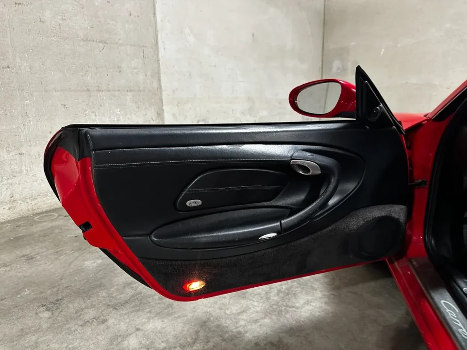 2000 Porsche 996 Carrera 4 - Image 15 of 30