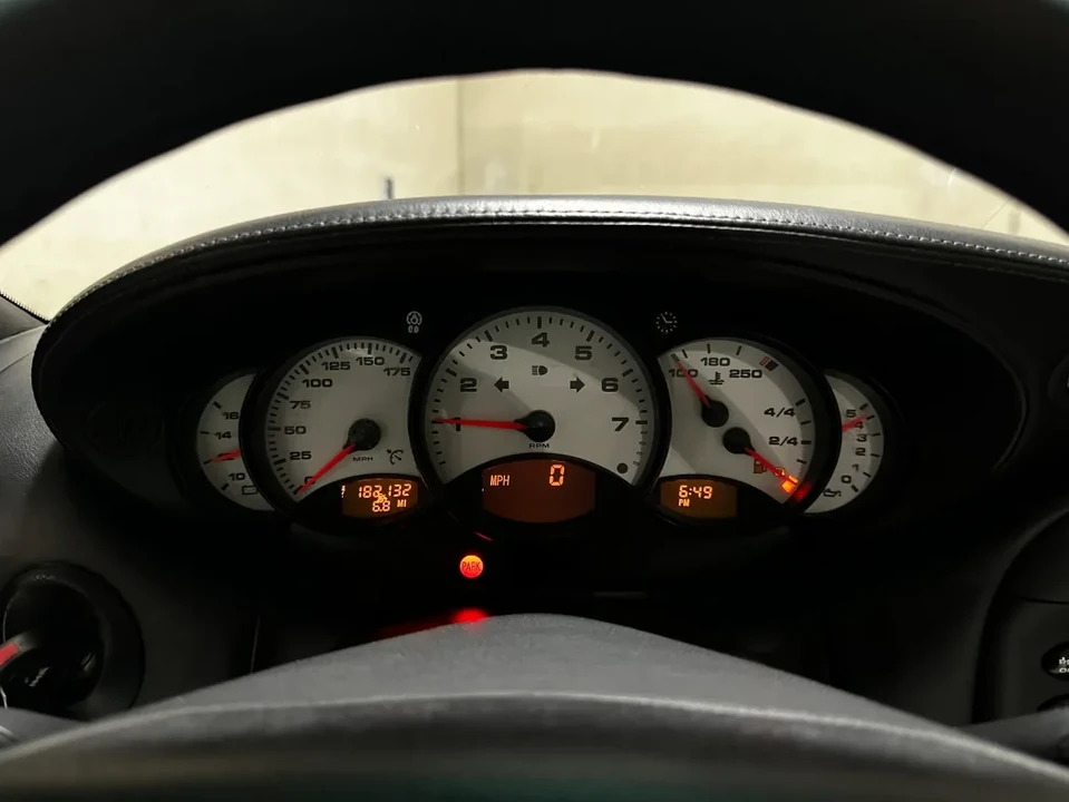 2000 Porsche 996 Carrera 4 - Image 23 of 30