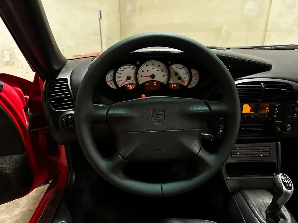 2000 Porsche 996 Carrera 4 - Image 17 of 30