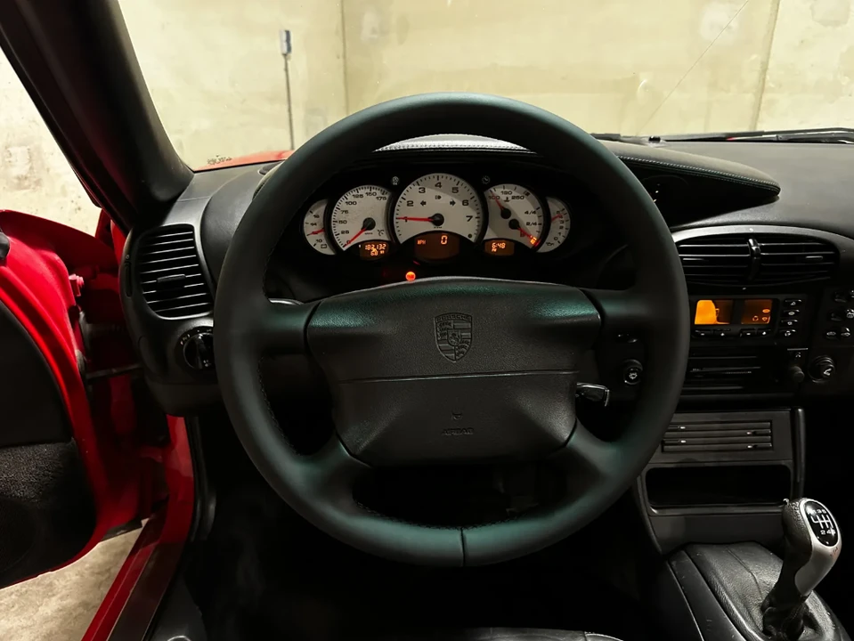 2000 Porsche 996 Carrera 4 - Image 17 of 30