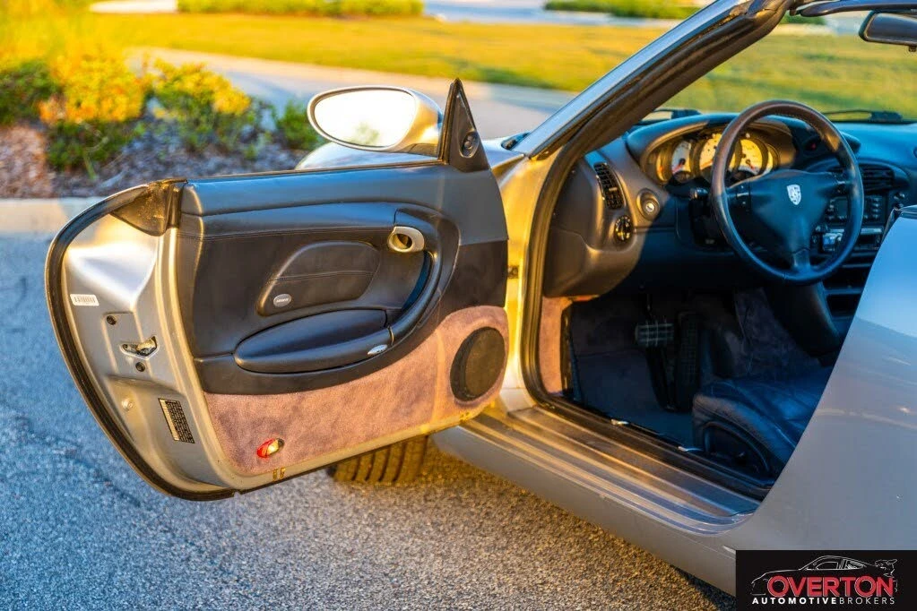 2000 Porsche 996 Carrera 4 - Image 11 of 31