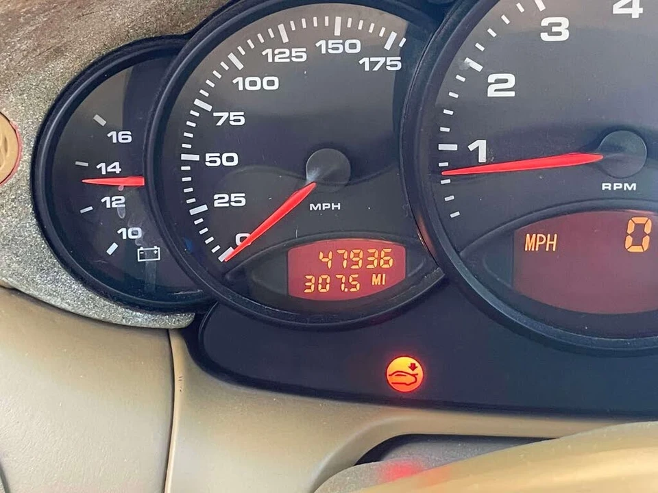 2000 Porsche 996 Carrera 4 - Image 21 of 31