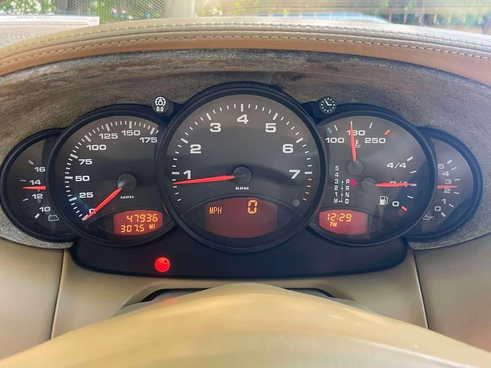 2000 Porsche 996 Carrera 4 - Image 20 of 31
