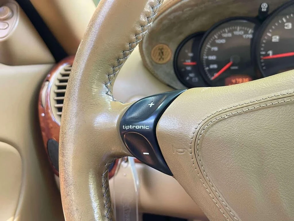 2000 Porsche 996 Carrera 4 - Image 16 of 31