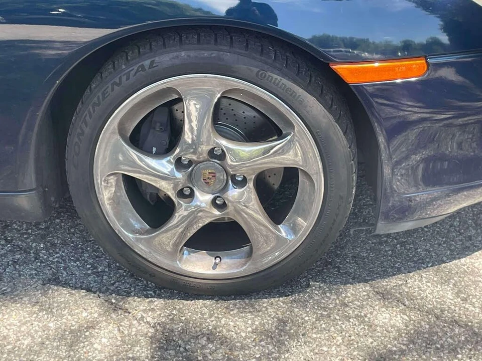 2000 Porsche 996 Carrera 4 - Image 9 of 31