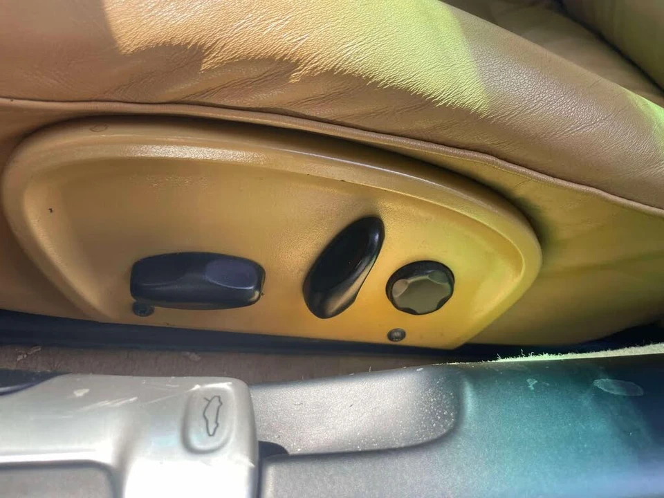 2000 Porsche 996 Carrera 4 - Image 13 of 31
