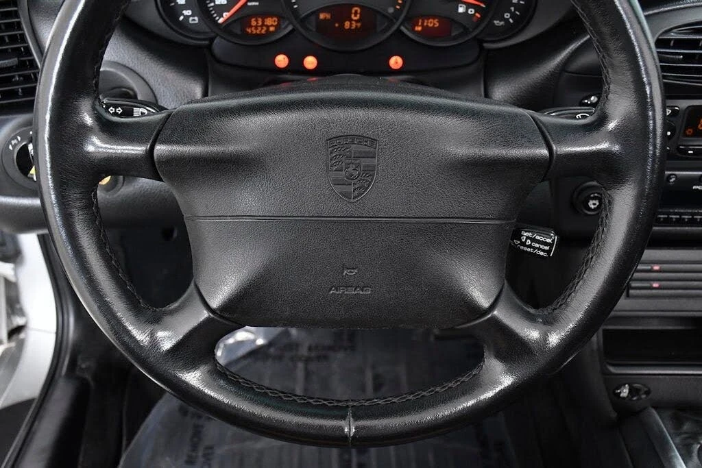2000 Porsche 996 Carrera 4 - Image 28 of 31