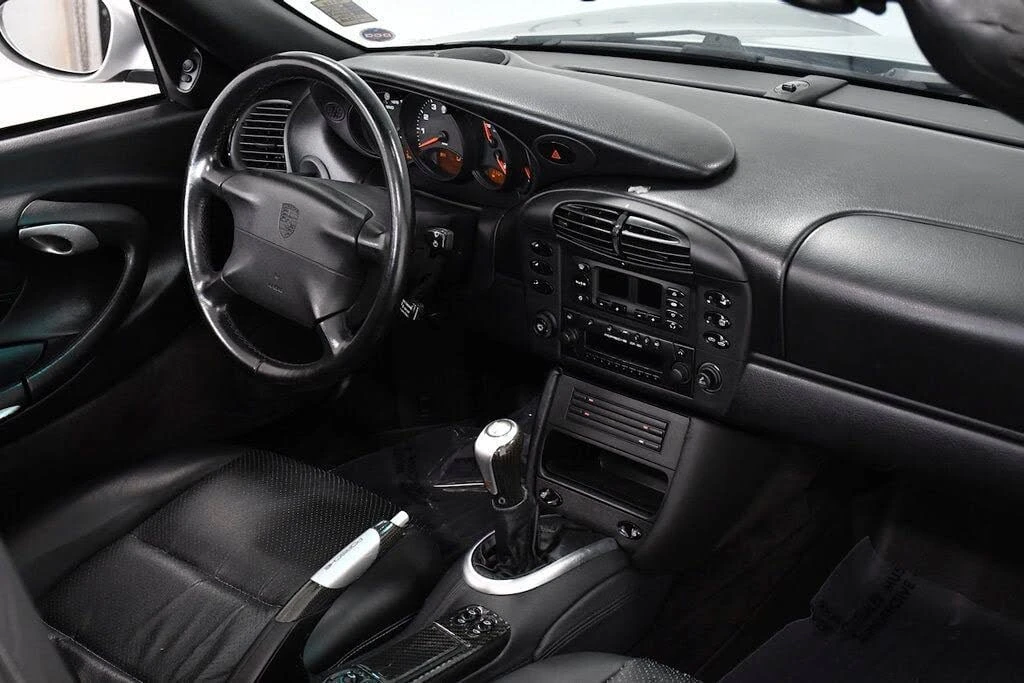 2000 Porsche 996 Carrera 4 - Image 23 of 31