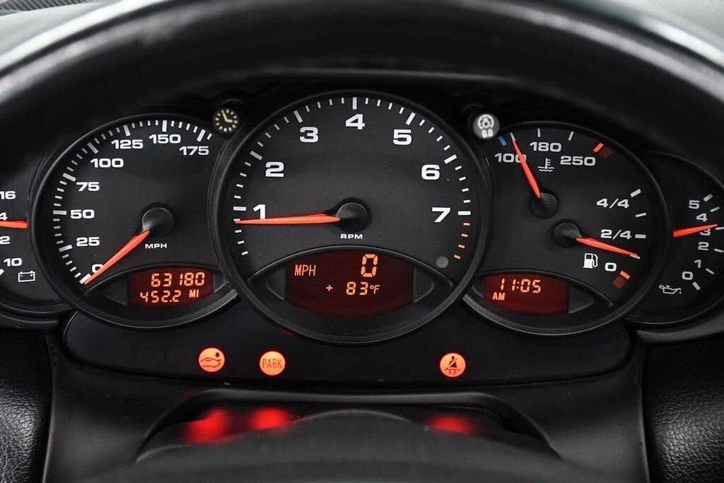 2000 Porsche 996 Carrera 4 - Image 29 of 31