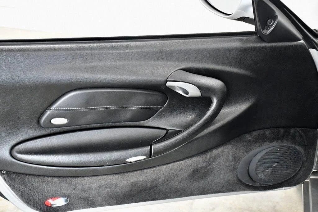 2000 Porsche 996 Carrera 4 - Image 15 of 31