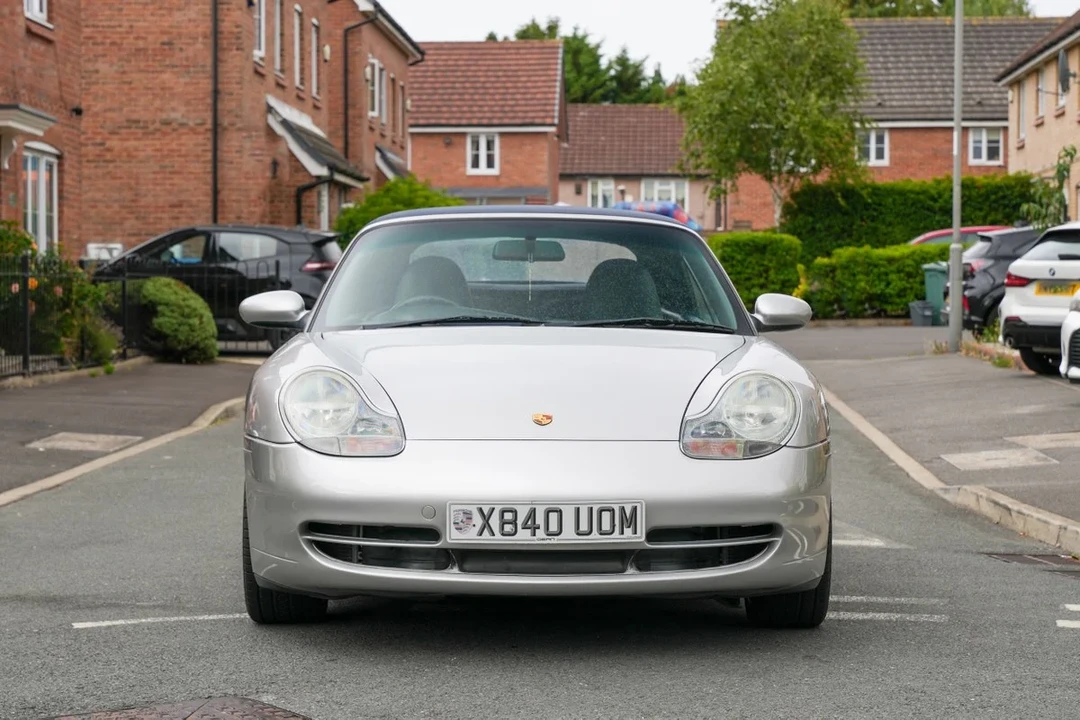 2000 Porsche 996 Carrera 4 - Image 27 of 31