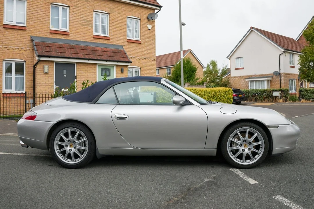 2000 Porsche 996 Carrera 4 - Image 30 of 31