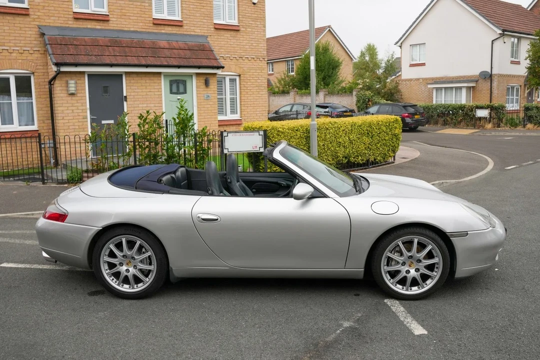 2000 Porsche 996 Carrera 4 - Image 7 of 31