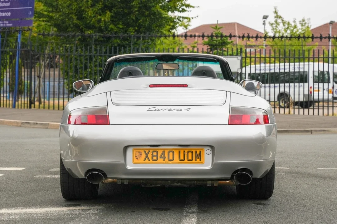 2000 Porsche 996 Carrera 4 - Image 17 of 31