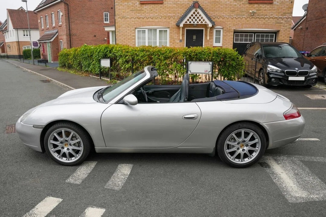 2000 Porsche 996 Carrera 4 - Image 22 of 31