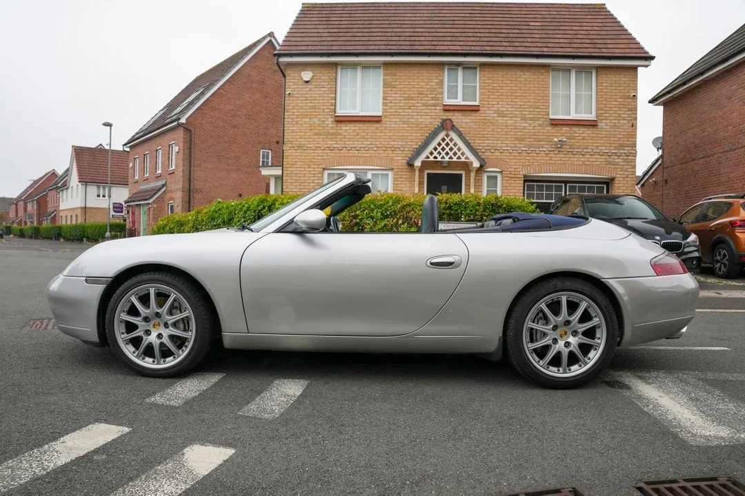2000 Porsche 996 Carrera 4 - Image 23 of 31