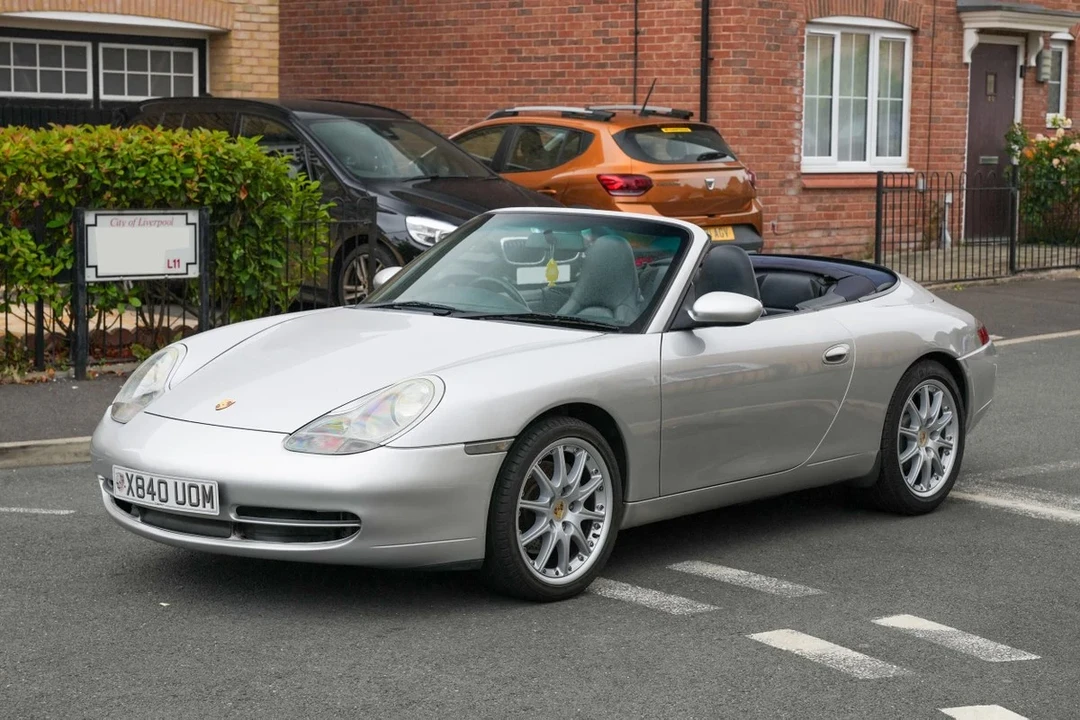 2000 Porsche 996 Carrera 4 - Image 24 of 31