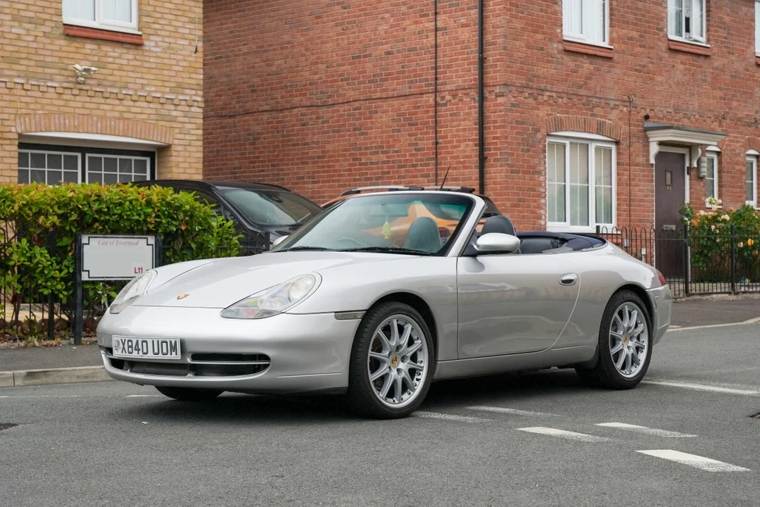 2000 Porsche 996 Carrera 4 - Image 25 of 31