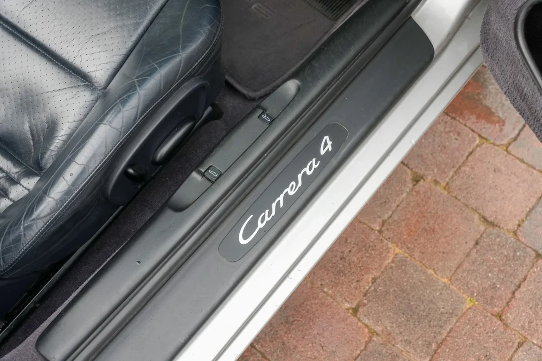 2000 Porsche 996 Carrera 4 - Image 4 of 31