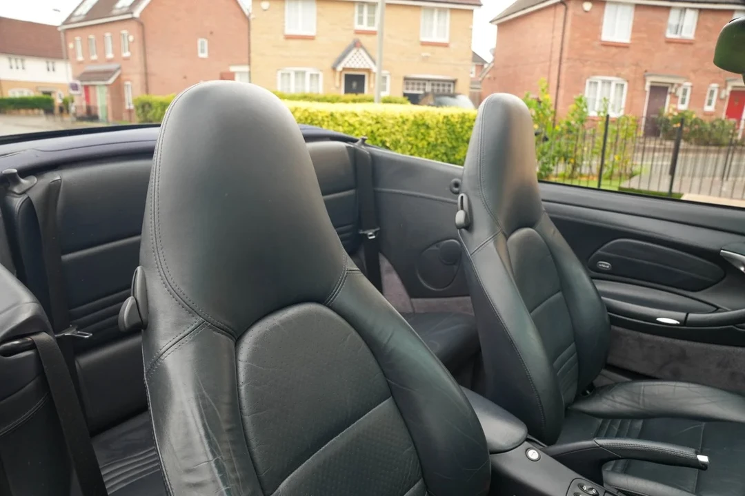 2000 Porsche 996 Carrera 4 - Image 12 of 31
