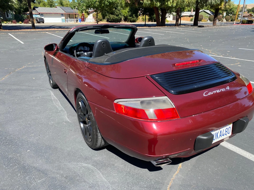 2000 Porsche 996 Carrera 4 - Image 8 of 31