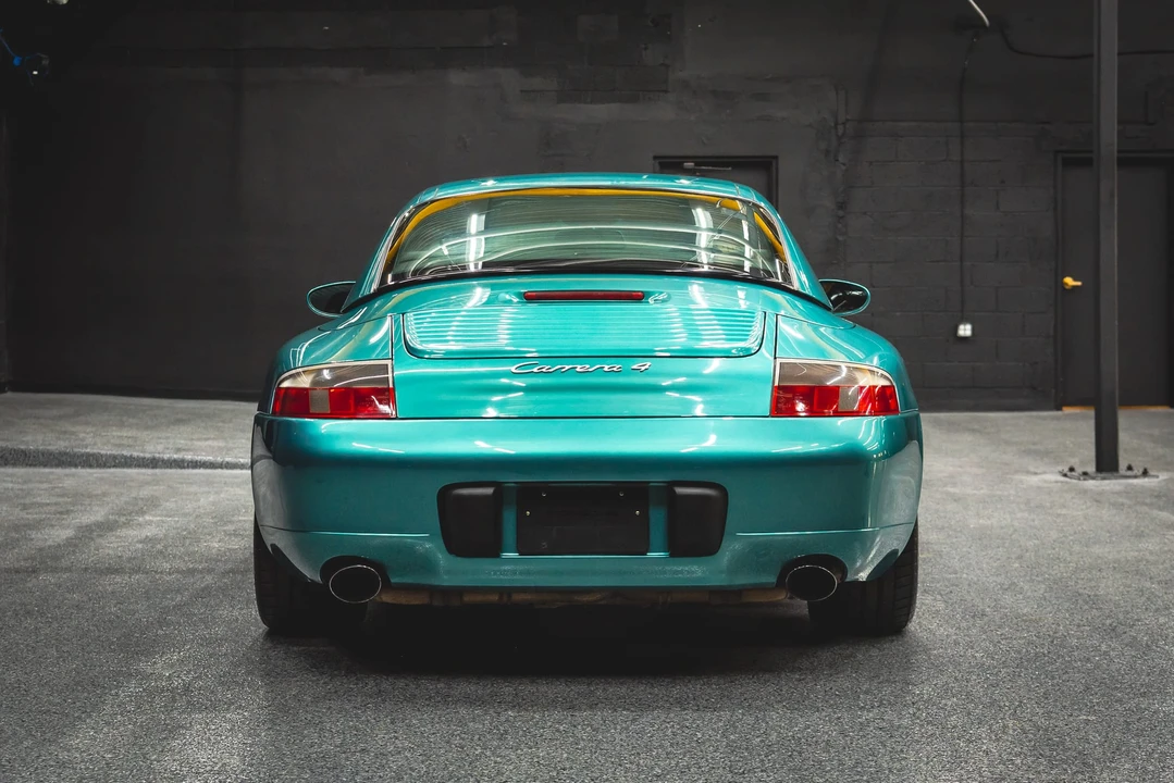 2000 Porsche 996 Carrera 4 - Image 24 of 31