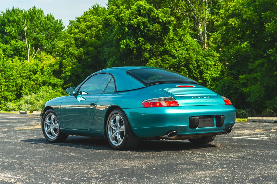 2000 Porsche 996 Carrera 4 - Image 10 of 31