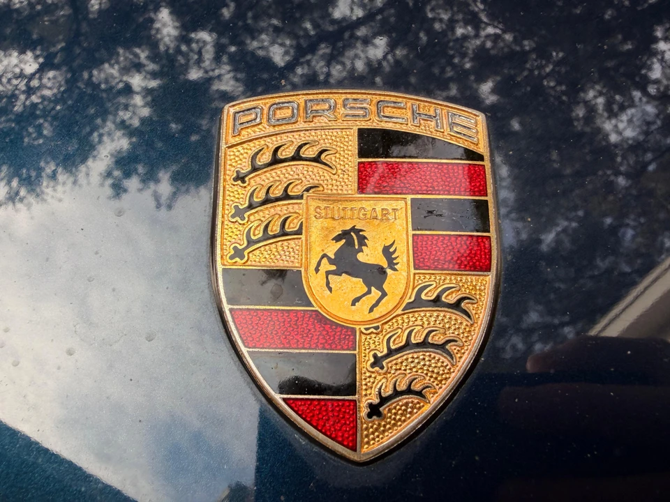 2000 Porsche 996 Carrera 4 - Image 24 of 31