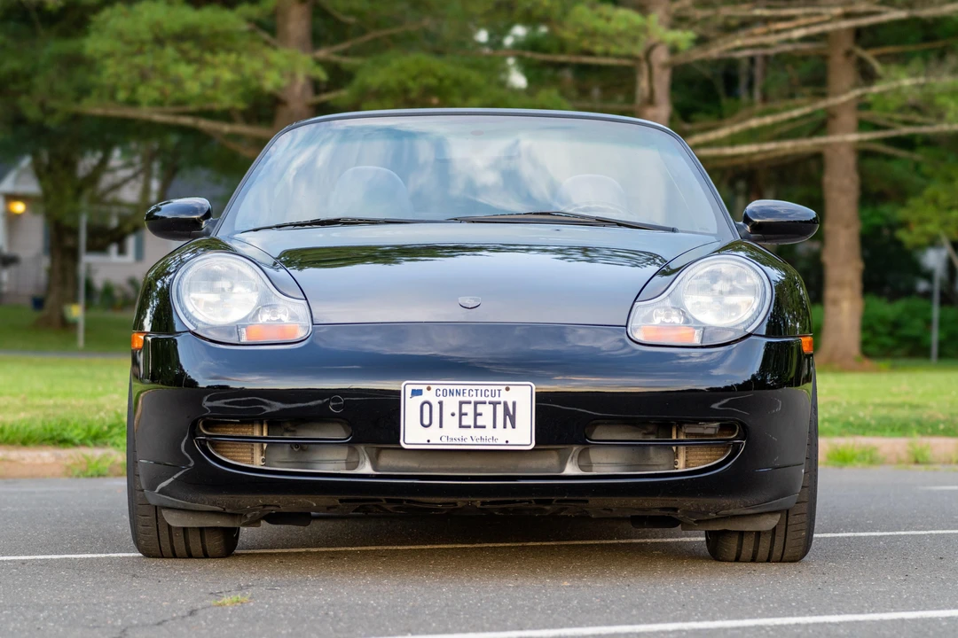 2000 Porsche 996 Carrera 4 - Image 2 of 31