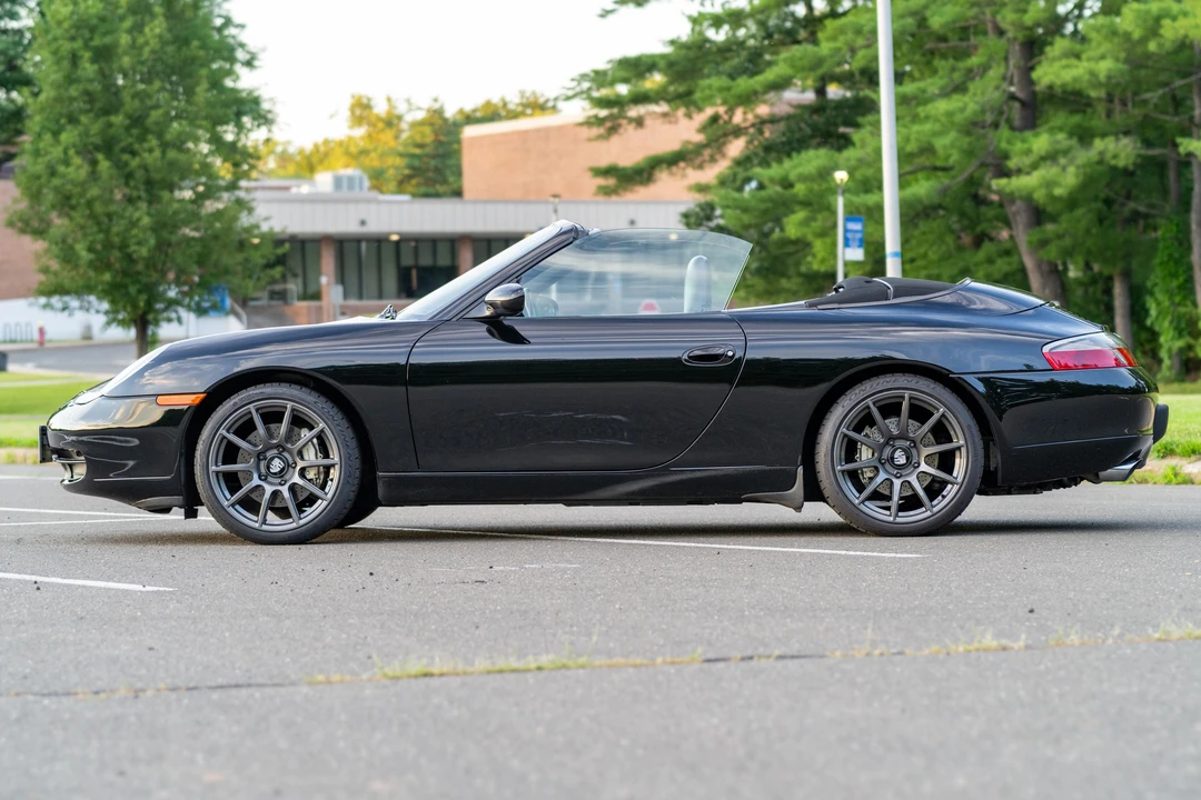 2000 Porsche 996 Carrera 4 - Image 12 of 31