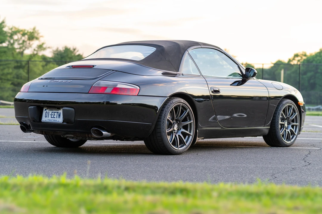2000 Porsche 996 Carrera 4 - Image 16 of 31