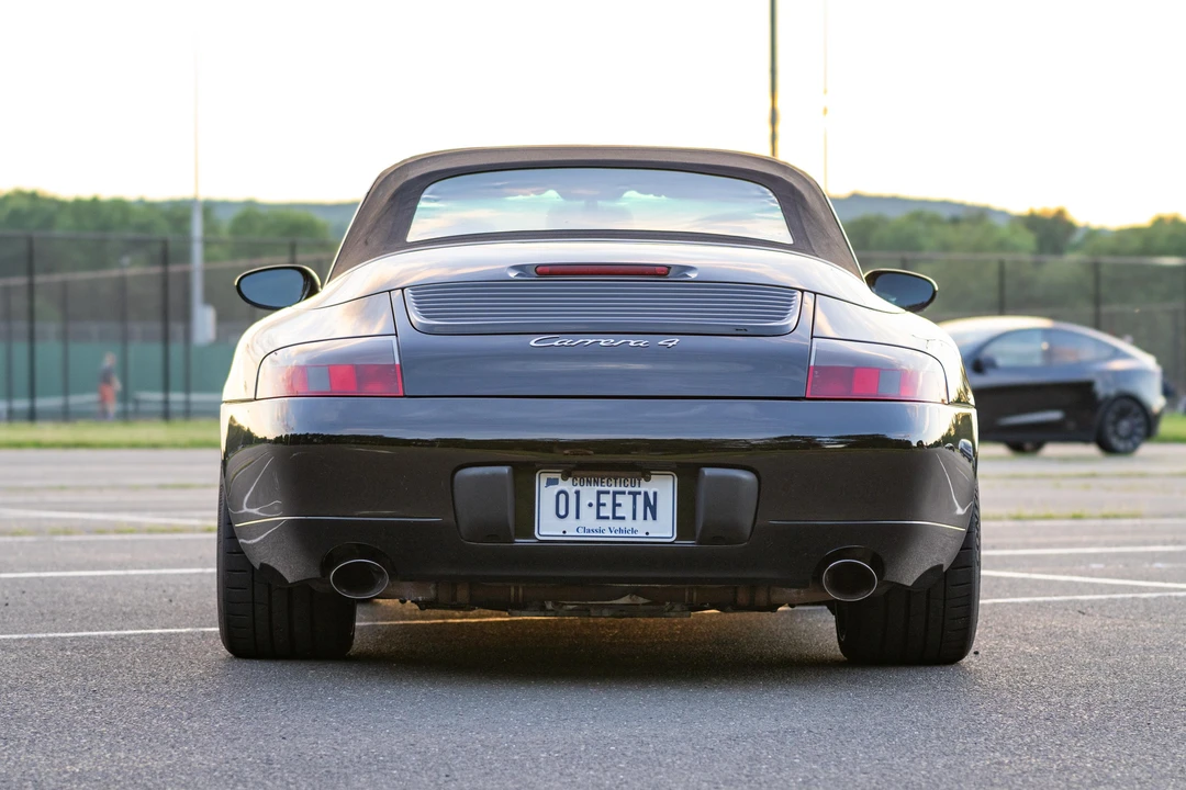 2000 Porsche 996 Carrera 4 - Image 15 of 31